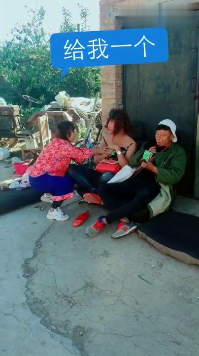 帮大姐气哭了视频,揭示家庭矛盾背后的温情与冲突