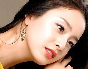 韩国男明星提到金泰熙,韩国女神的美丽蜕变与魅力人生