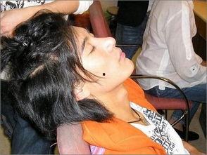 明星睡觉晕倒视频,太可爱了！